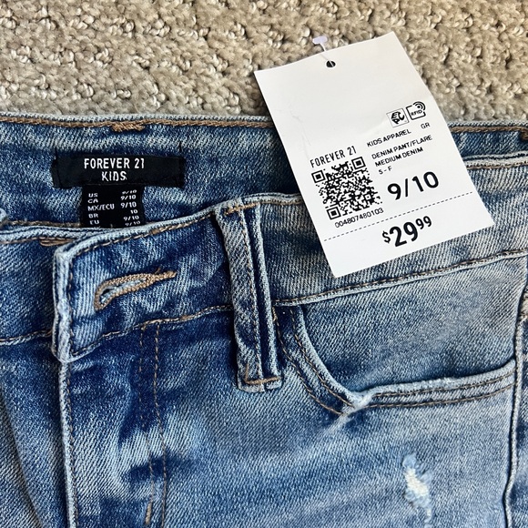 NWT Forever 21 Boot Leg Jeans. Size 9/10 - Picture 3 of 5